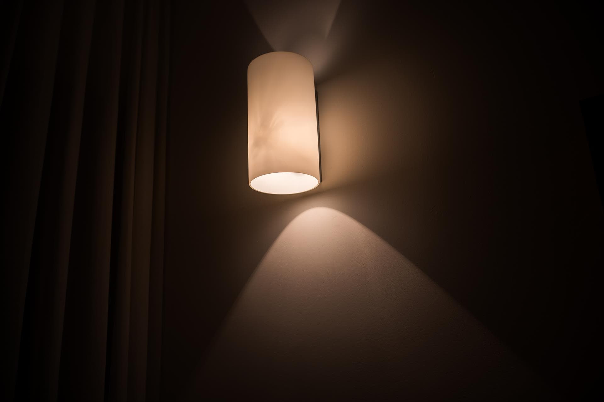   ¿Intereado en la iluminación LED? Contáctanos y estaremos encantados de ayudarte